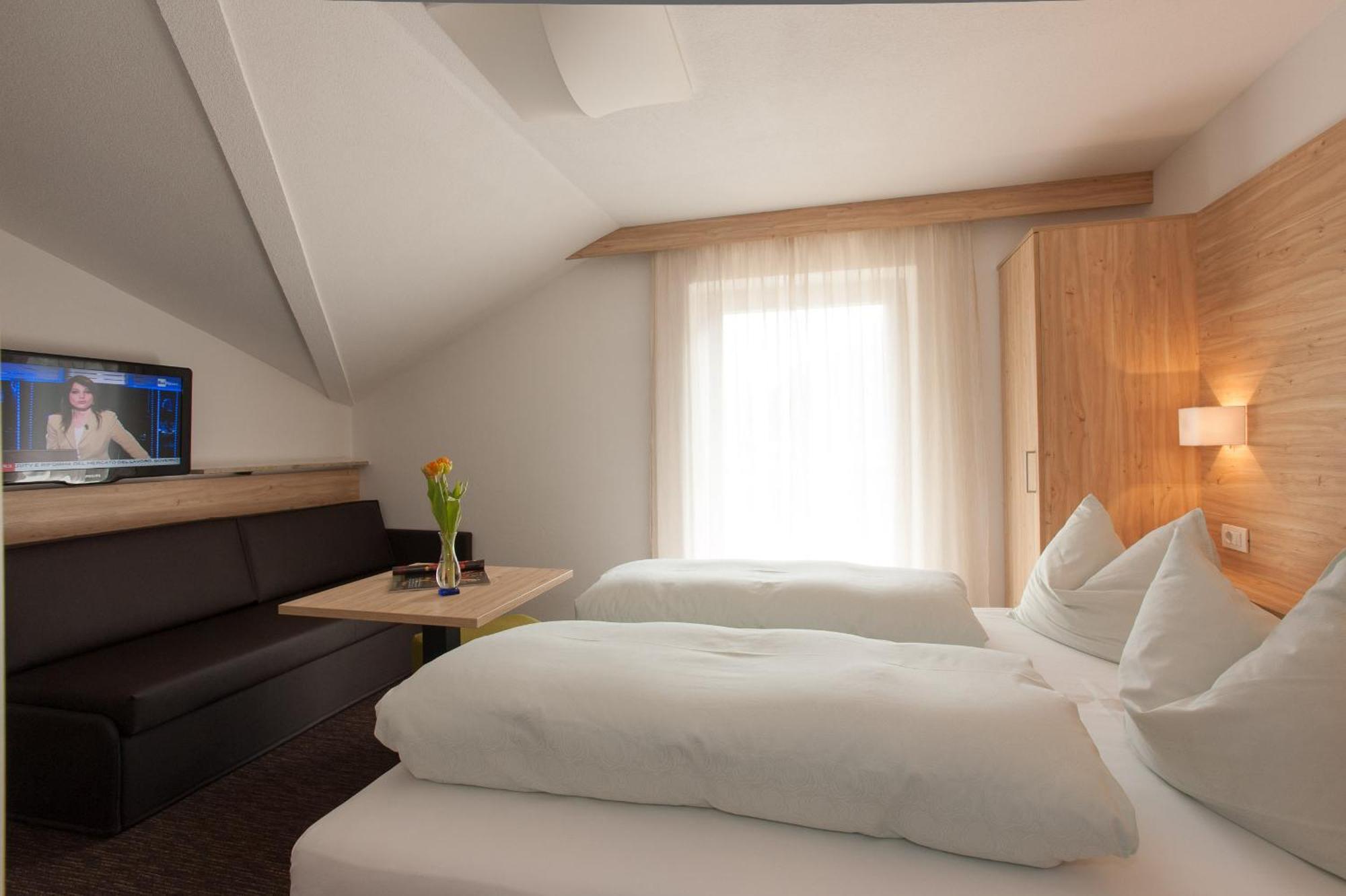 Hotel Stifter Lutago Ngoại thất bức ảnh
